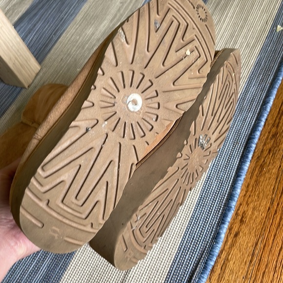 UGG Winter Boots Brown Suede - Picture 5 of 6